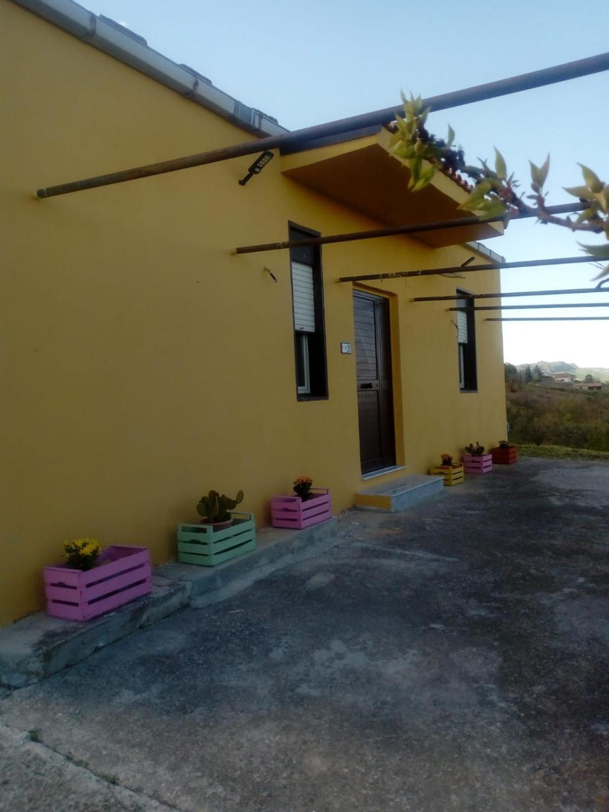 Casa Vacanze Sicilia Casteltermini Bagian luar foto